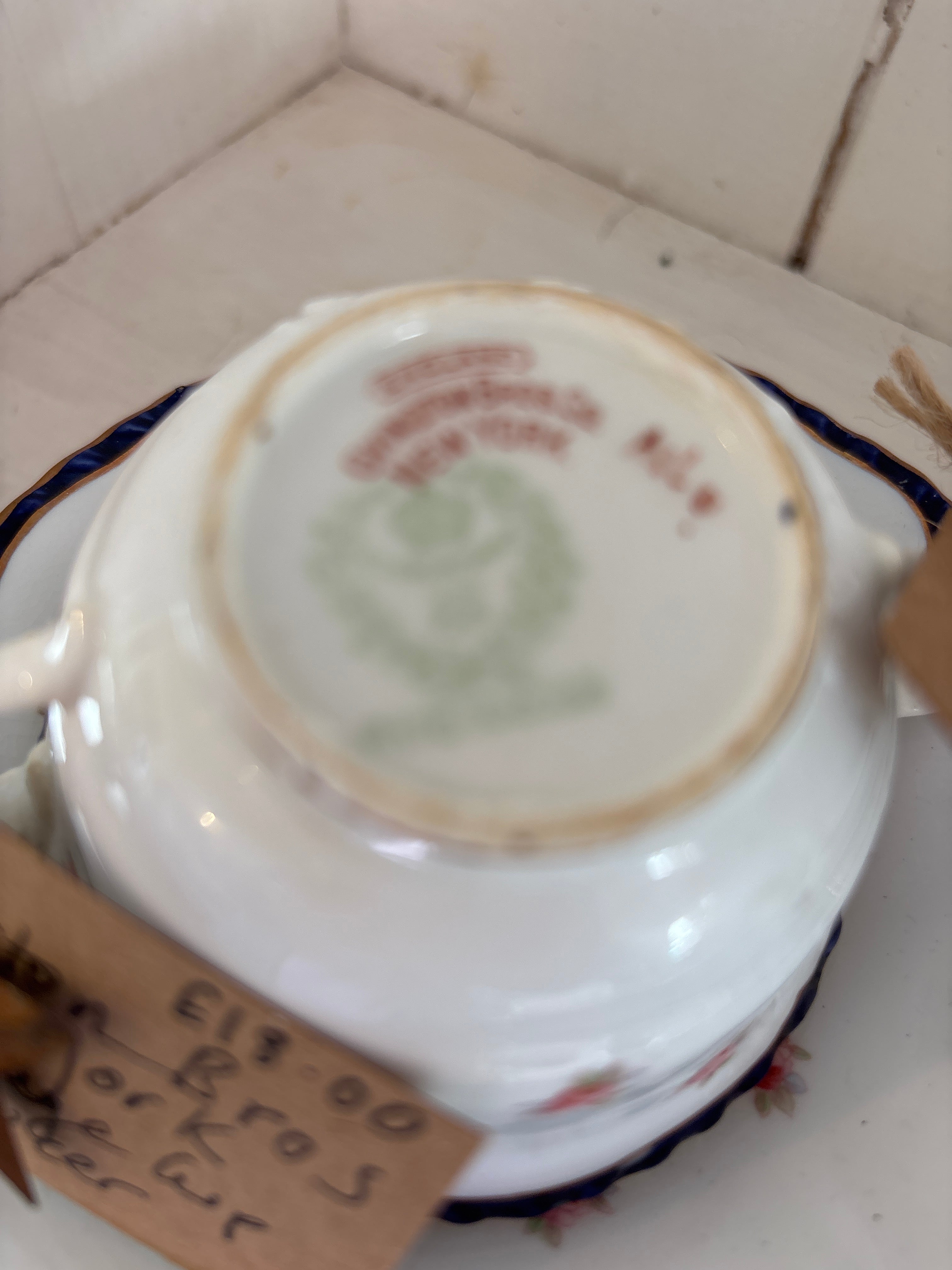 Recycled tea cup candle